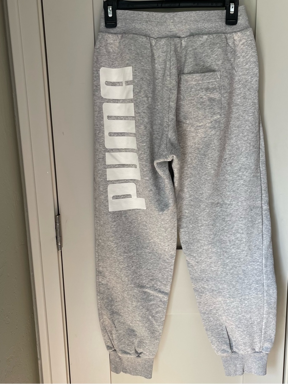 PUMA Grey Sweatpants Fleece Jogger Pants Medium Pocket Womens Logo